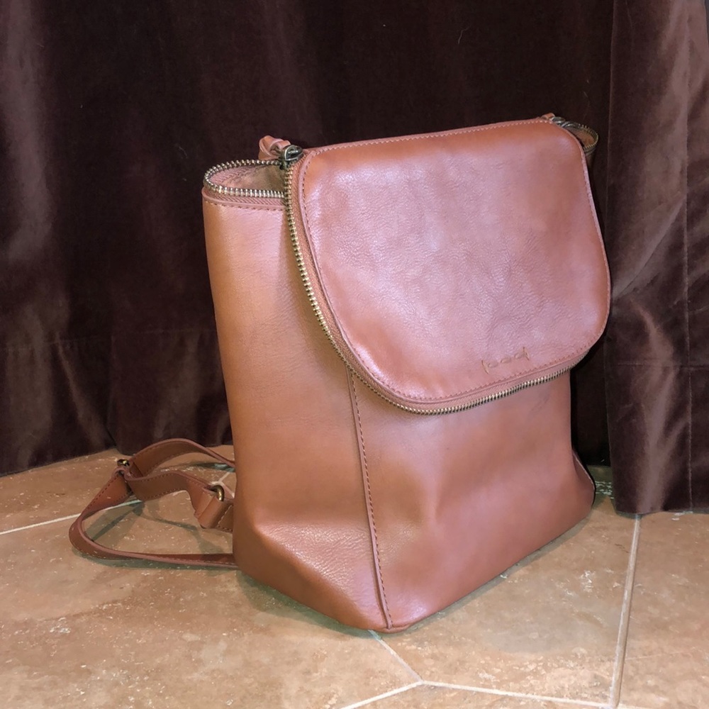 Brown leather purse / backpack